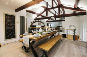 Smithills Lodge Holiday Home in Bolton - Inc Hot Tub